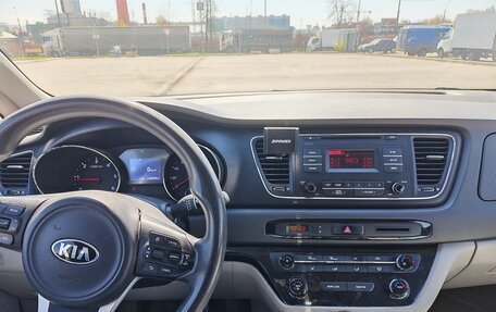 KIA Carnival III, 2016 год, 2 200 000 рублей, 6 фотография
