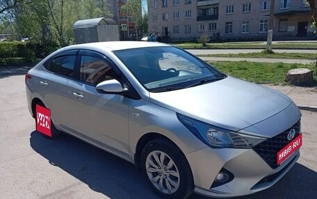 Hyundai Solaris II рестайлинг, 2021 год, 1 300 000 рублей, 1 фотография