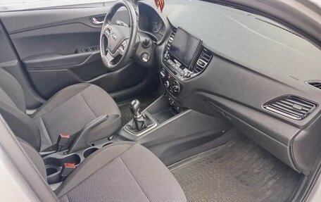 Hyundai Solaris II рестайлинг, 2021 год, 1 300 000 рублей, 7 фотография