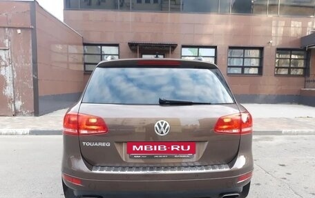 Volkswagen Touareg III, 2011 год, 2 499 000 рублей, 2 фотография