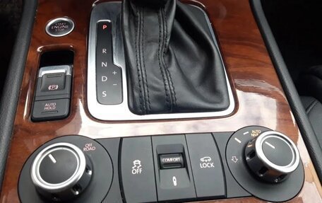 Volkswagen Touareg III, 2011 год, 2 499 000 рублей, 10 фотография