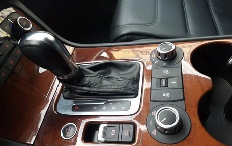 Volkswagen Touareg III, 2011 год, 2 499 000 рублей, 14 фотография