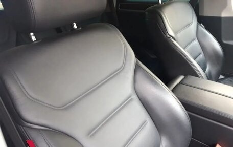 Volkswagen Touareg III, 2011 год, 2 499 000 рублей, 17 фотография