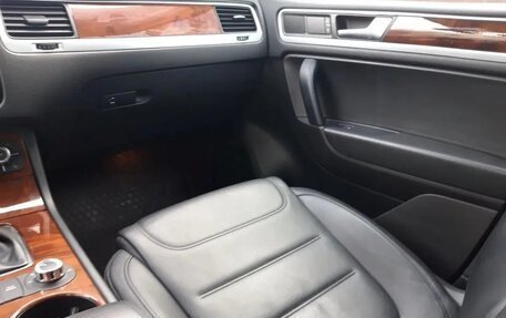 Volkswagen Touareg III, 2011 год, 2 499 000 рублей, 29 фотография