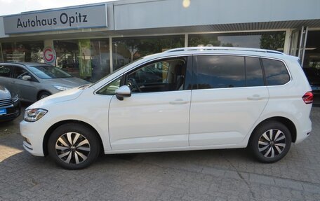 Volkswagen Touran III, 2022 год, 4 115 460 рублей, 3 фотография