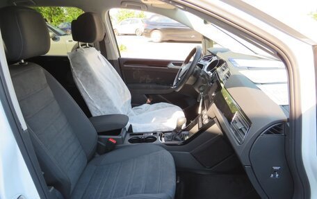 Volkswagen Touran III, 2022 год, 4 115 460 рублей, 6 фотография