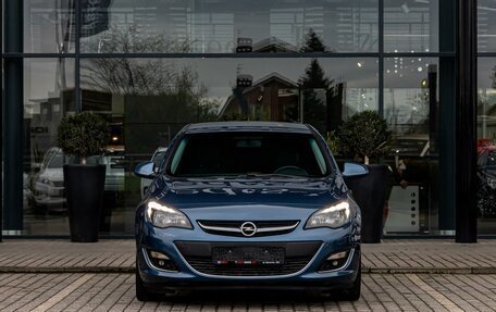 Opel Astra J, 2013 год, 995 000 рублей, 2 фотография