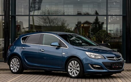 Opel Astra J, 2013 год, 995 000 рублей, 3 фотография
