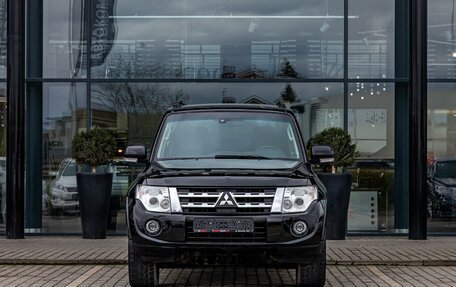 Mitsubishi Pajero IV, 2013 год, 1 895 000 рублей, 2 фотография