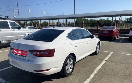 Skoda Superb III рестайлинг, 2018 год, 1 950 000 рублей, 1 фотография