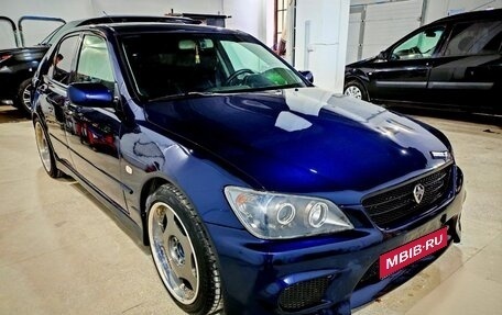 Lexus IS II рестайлинг 2, 2000 год, 950 000 рублей, 1 фотография
