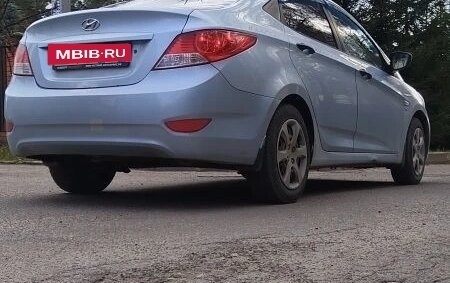 Hyundai Solaris II рестайлинг, 2011 год, 700 000 рублей, 2 фотография