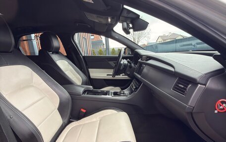 Jaguar XF II, 2016 год, 2 500 000 рублей, 6 фотография