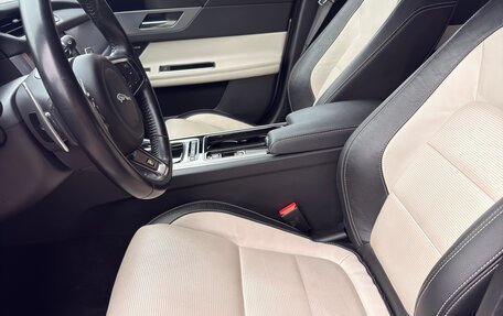 Jaguar XF II, 2016 год, 2 500 000 рублей, 16 фотография