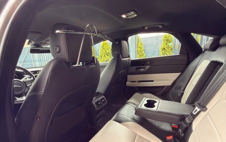 Jaguar XF II, 2016 год, 2 500 000 рублей, 21 фотография