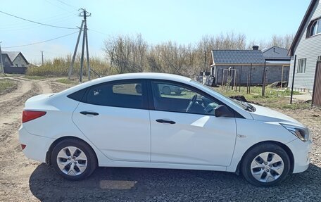Hyundai Solaris II рестайлинг, 2016 год, 850 000 рублей, 5 фотография