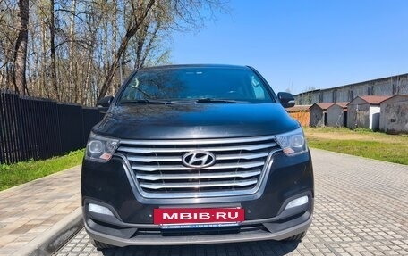 Hyundai Grand Starex Grand Starex I рестайлинг 2, 2020 год, 4 200 000 рублей, 2 фотография