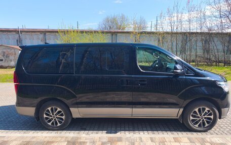 Hyundai Grand Starex Grand Starex I рестайлинг 2, 2020 год, 4 200 000 рублей, 5 фотография