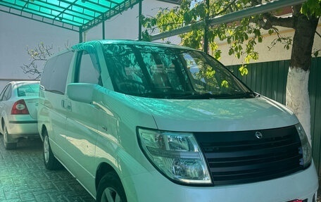 Nissan Elgrand III, 2004 год, 900 000 рублей, 5 фотография