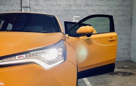 Toyota C-HR I рестайлинг, 2018 год, 1 850 000 рублей, 11 фотография