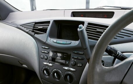 Toyota Prius IV XW50, 2001 год, 329 000 рублей, 9 фотография