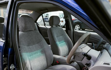 Toyota Prius IV XW50, 2001 год, 329 000 рублей, 13 фотография