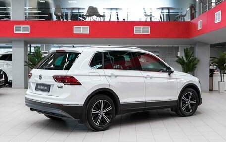 Volkswagen Tiguan II, 2017 год, 2 190 000 рублей, 2 фотография