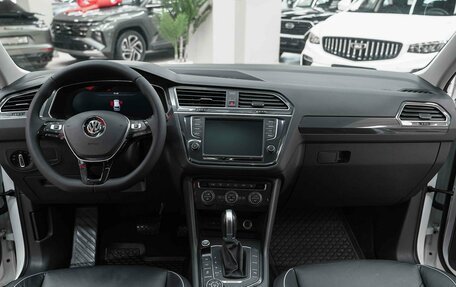 Volkswagen Tiguan II, 2017 год, 2 190 000 рублей, 12 фотография
