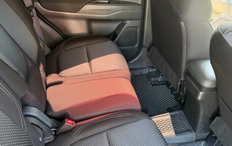 Mitsubishi Outlander III рестайлинг 3, 2021 год, 2 300 000 рублей, 8 фотография