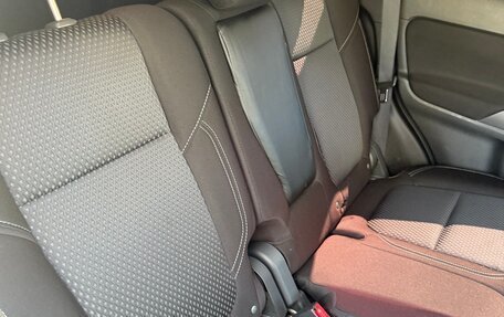 Mitsubishi Outlander III рестайлинг 3, 2021 год, 2 300 000 рублей, 9 фотография