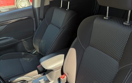 Mitsubishi Outlander III рестайлинг 3, 2021 год, 2 300 000 рублей, 11 фотография