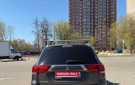 Mitsubishi Outlander III рестайлинг 3, 2021 год, 2 300 000 рублей, 7 фотография