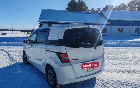 Honda Freed I, 2013 год, 999 999 рублей, 2 фотография