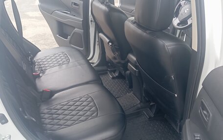Mitsubishi Outlander III рестайлинг 3, 2016 год, 1 850 000 рублей, 11 фотография