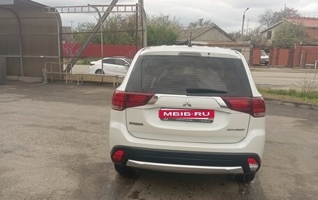 Mitsubishi Outlander III рестайлинг 3, 2016 год, 1 850 000 рублей, 5 фотография