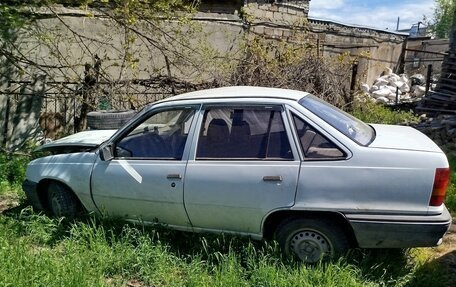 Opel Kadett E рестайлинг, 1987 год, 30 000 рублей, 7 фотография