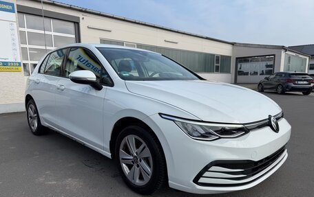 Volkswagen Golf VIII, 2022 год, 2 457 600 рублей, 2 фотография