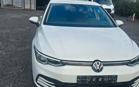 Volkswagen Golf VIII, 2022 год, 2 502 000 рублей, 2 фотография