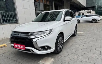 Mitsubishi Outlander III рестайлинг 3, 2022 год, 1 690 000 рублей, 1 фотография