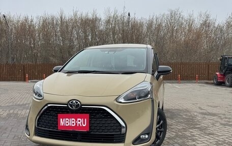 Toyota Sienta II, 2022 год, 1 630 000 рублей, 9 фотография