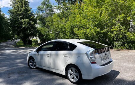 Toyota Prius, 2010 год, 1 100 000 рублей, 6 фотография