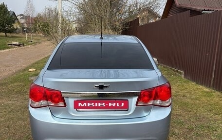 Chevrolet Cruze II, 2011 год, 695 000 рублей, 4 фотография