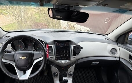Chevrolet Cruze II, 2011 год, 695 000 рублей, 7 фотография