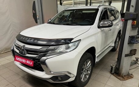 Mitsubishi Pajero Sport III рестайлинг, 2020 год, 2 400 000 рублей, 1 фотография