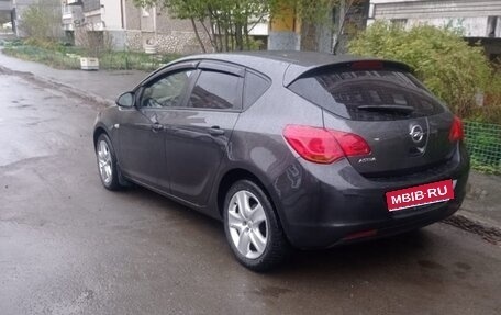 Opel Astra J, 2011 год, 645 000 рублей, 1 фотография