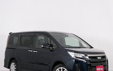 Toyota Noah III, 2019 год, 2 199 000 рублей, 1 фотография