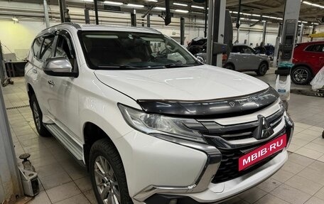 Mitsubishi Pajero Sport III рестайлинг, 2020 год, 2 400 000 рублей, 2 фотография