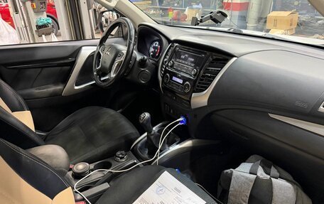 Mitsubishi Pajero Sport III рестайлинг, 2020 год, 2 400 000 рублей, 7 фотография