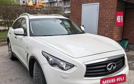 Infiniti QX70, 2014 год, 2 850 000 рублей, 2 фотография