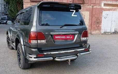 Toyota Land Cruiser 100 рестайлинг 2, 2000 год, 1 100 000 рублей, 4 фотография